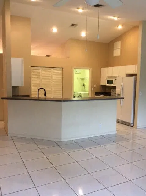 Residence photo 3