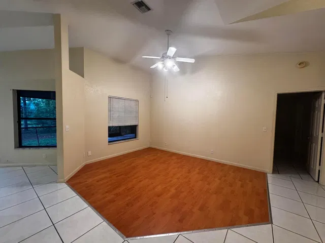 Residence photo 6