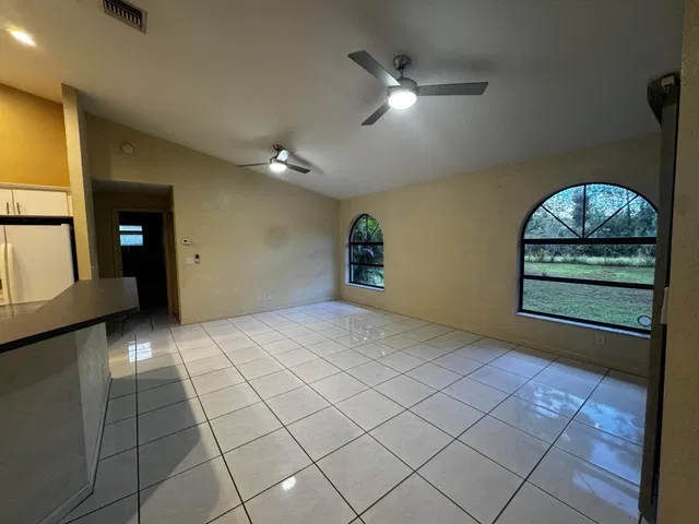 Residence photo 7