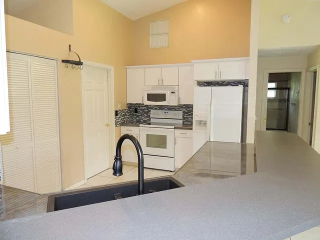 Residence photo 10