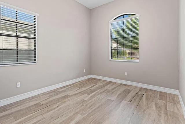 Residence photo 18