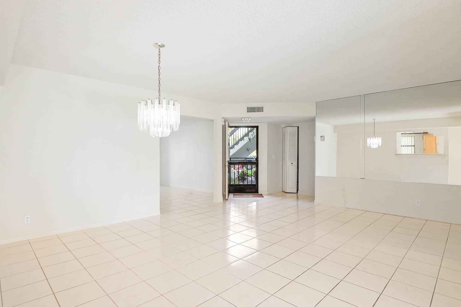 Residence photo 5