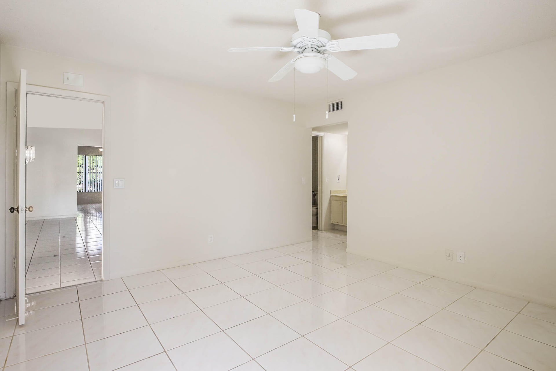 Residence photo 17