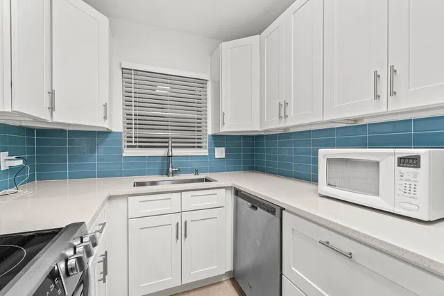 Unit 161C photo 4