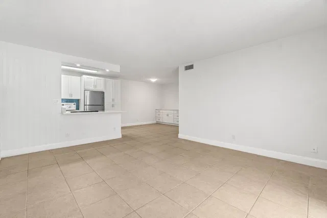 Unit 161C photo 8