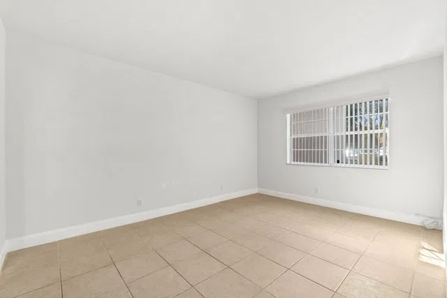 Unit 161C photo 15