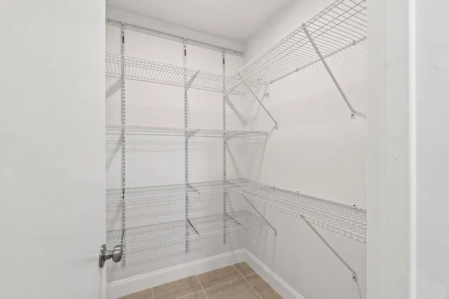 Unit 161C photo 17