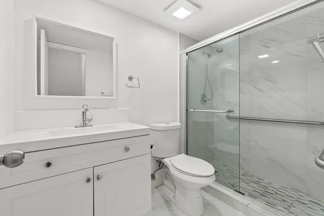 Unit 161C photo 18