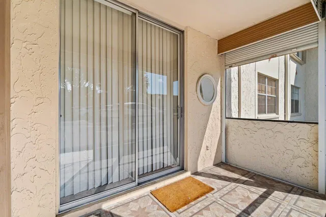 Unit 161C photo 22