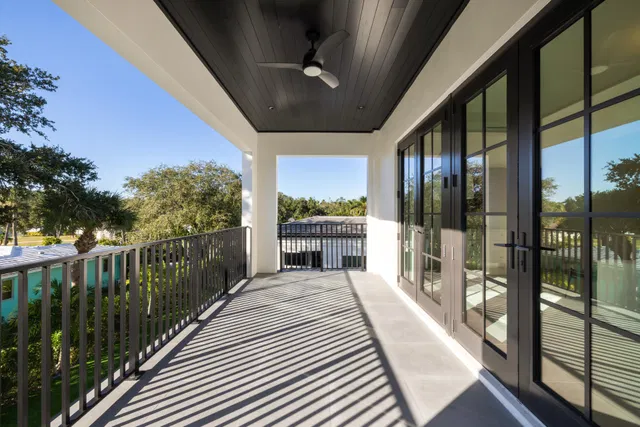 Residence photo 22