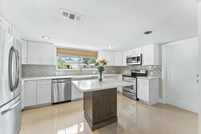  Residence photo 11