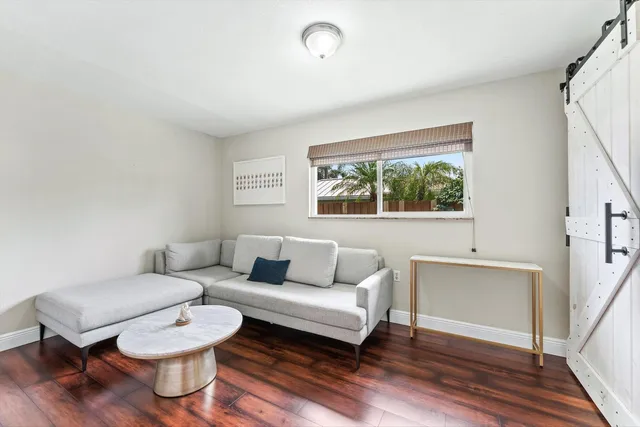 Residence photo 20