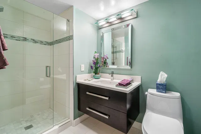  Unit H photo 20