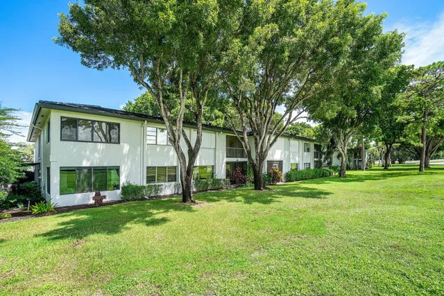  Unit H photo 32
