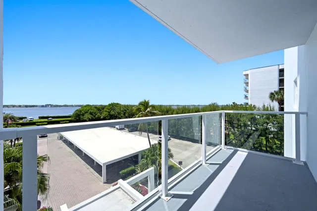 The Patrician of Palm Beach Residence photo 13