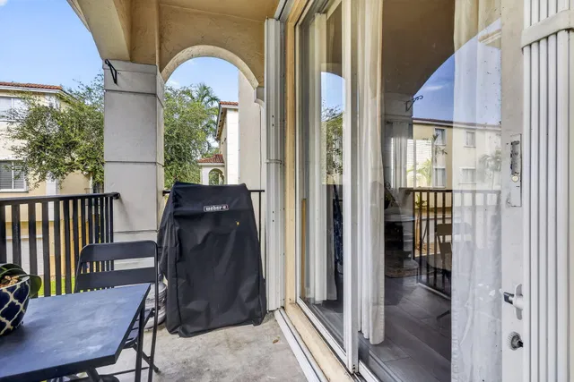 Residence photo 23