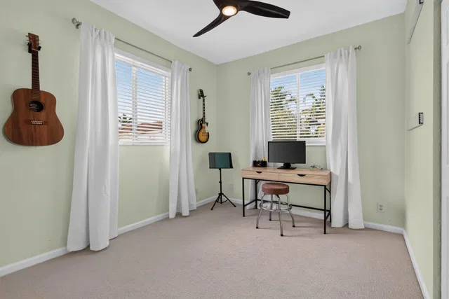Residence photo 28