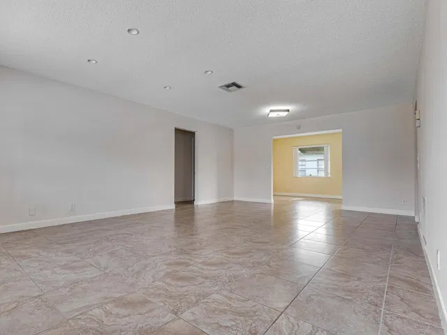 Residence photo 5
