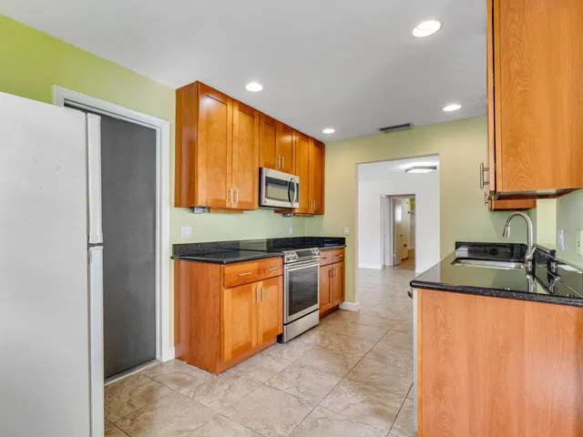 Residence photo 8