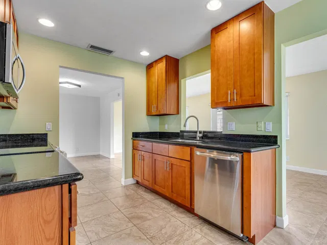Residence photo 9