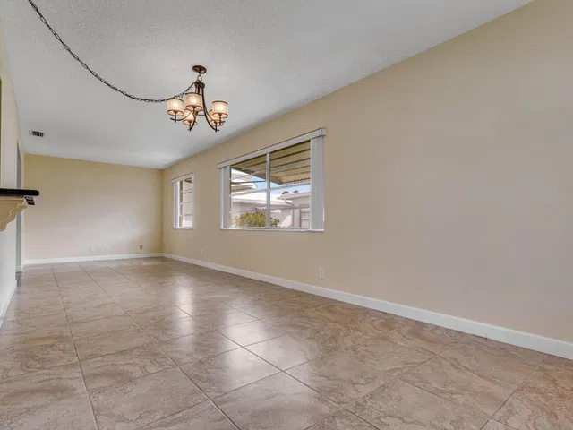 Residence photo 10