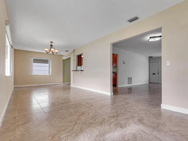 Residence photo 11