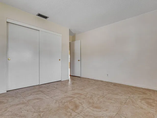 Residence photo 13