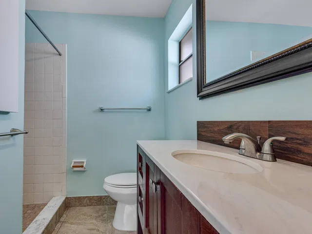 Residence photo 18