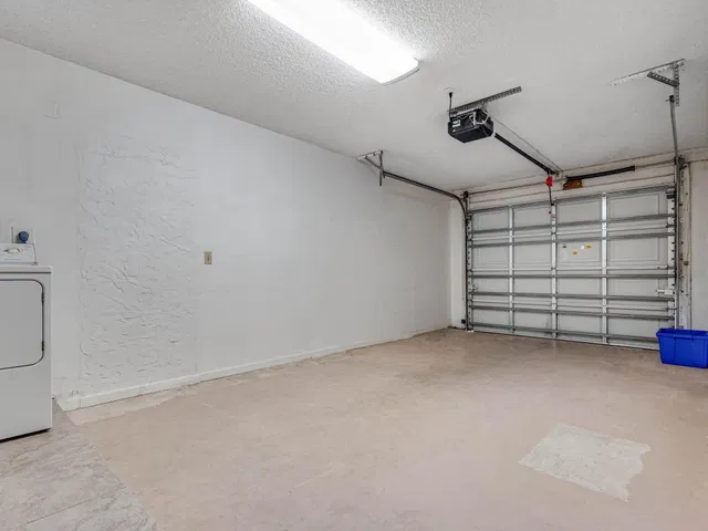 Residence photo 20