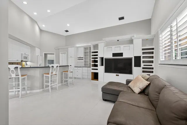  Residence photo 38