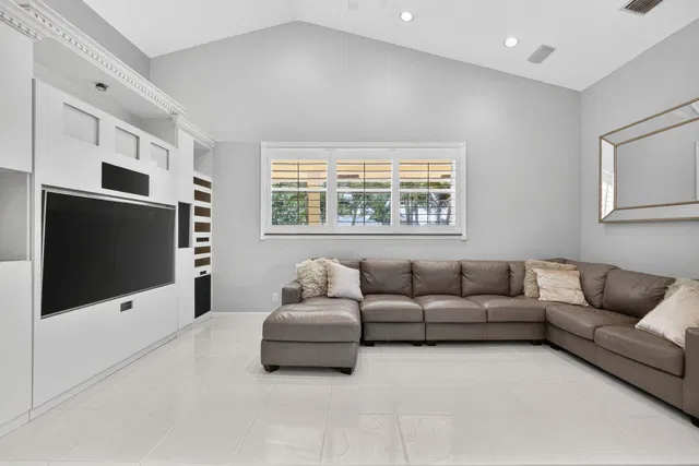  Residence photo 41