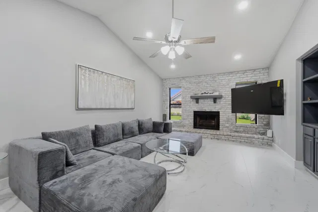 Residence photo 20
