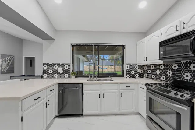 Residence photo 24