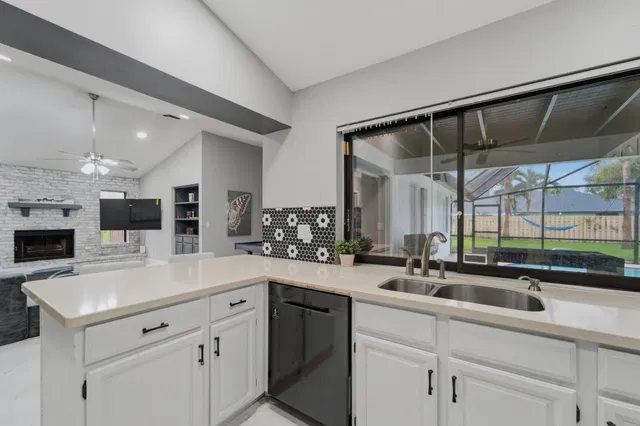 Residence photo 25