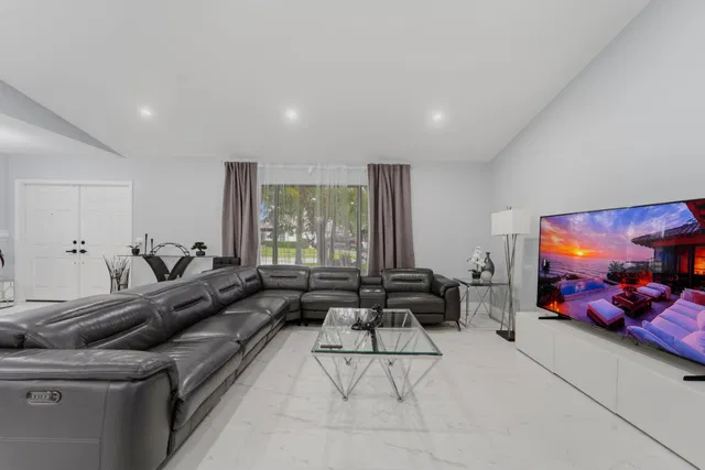 Residence photo 5