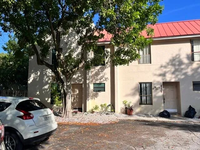  Residence photo 4