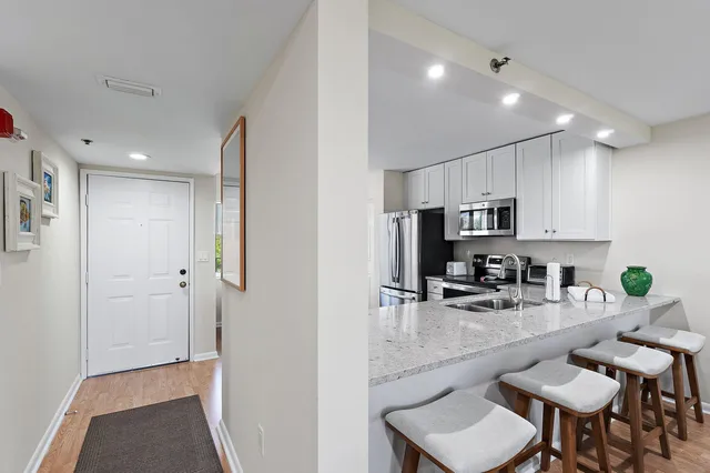  Unit C302 photo 7