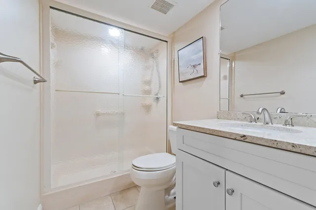  Unit C302 photo 25