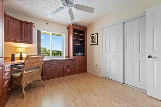  Unit C302 photo 28