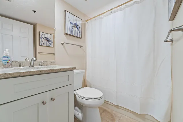  Unit C302 photo 29