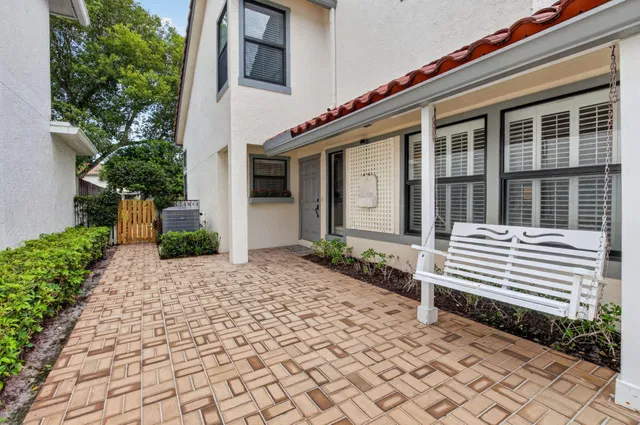 Residence photo 3