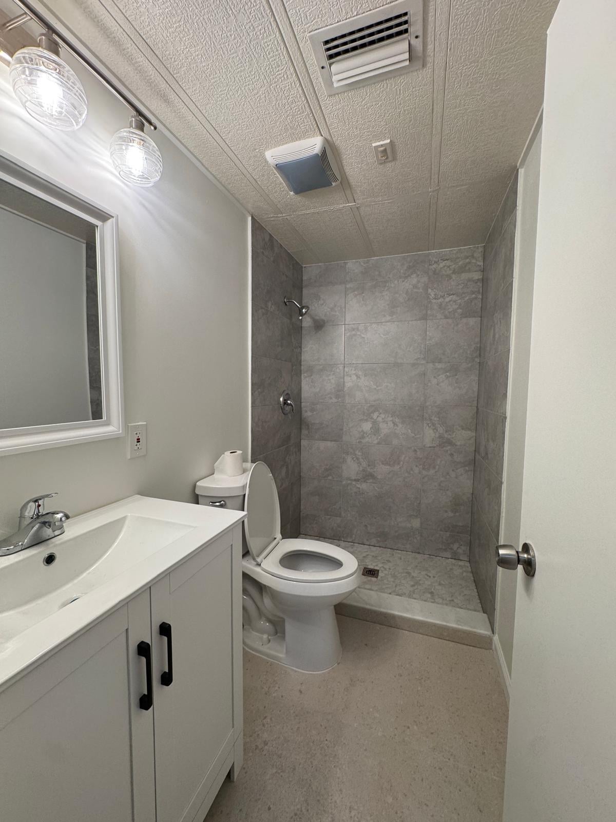 Unit 68 photo 4