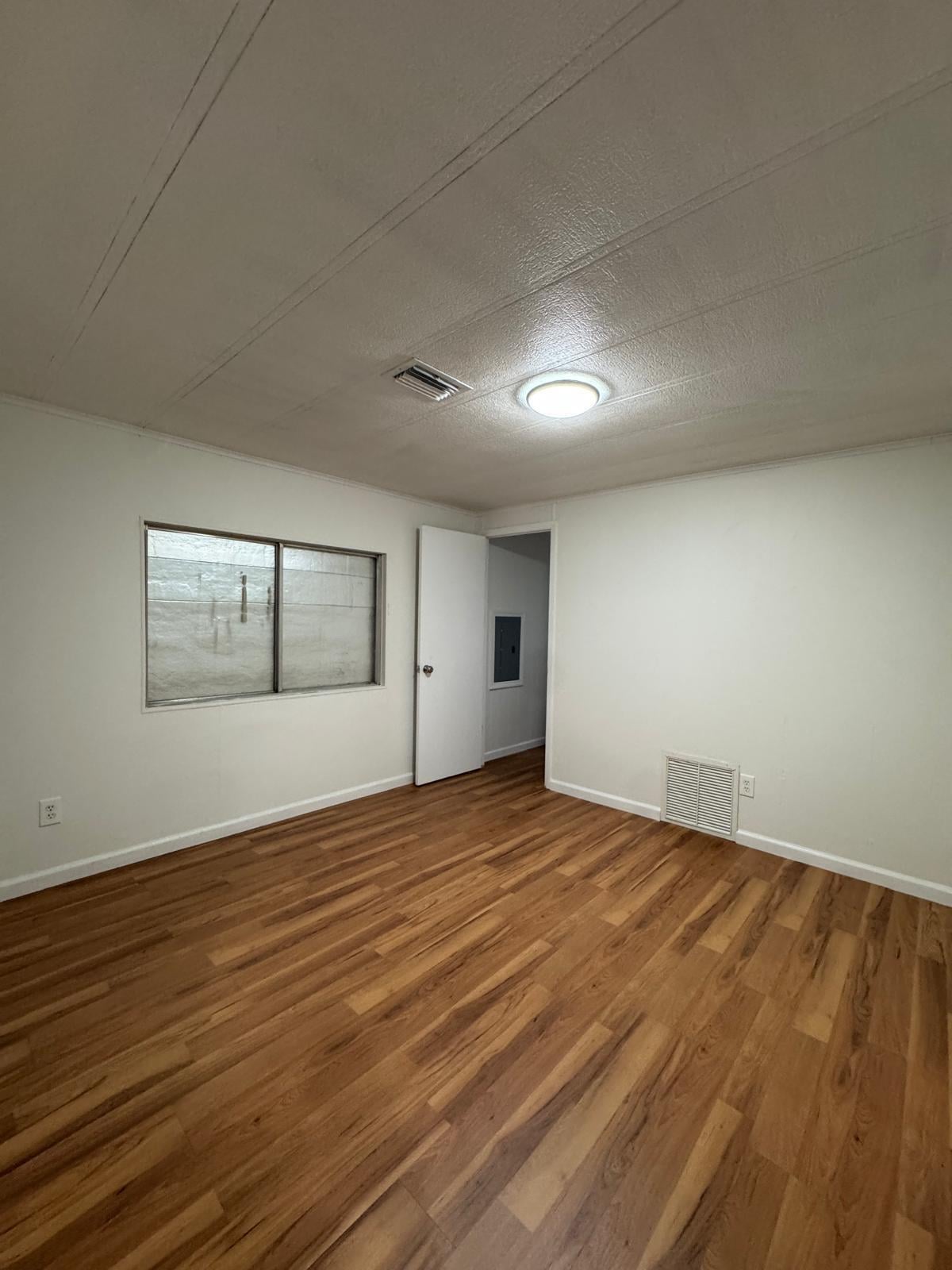 Unit 68 photo 5