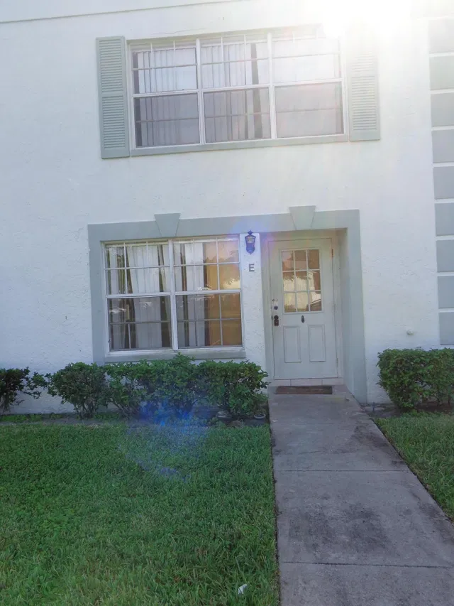  Unit E photo 22