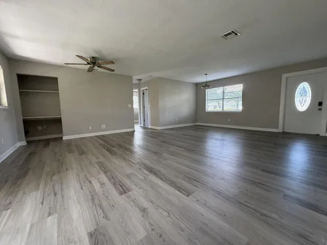  Residence photo 6