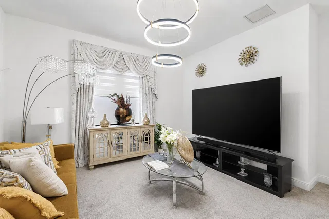  Residence photo 17