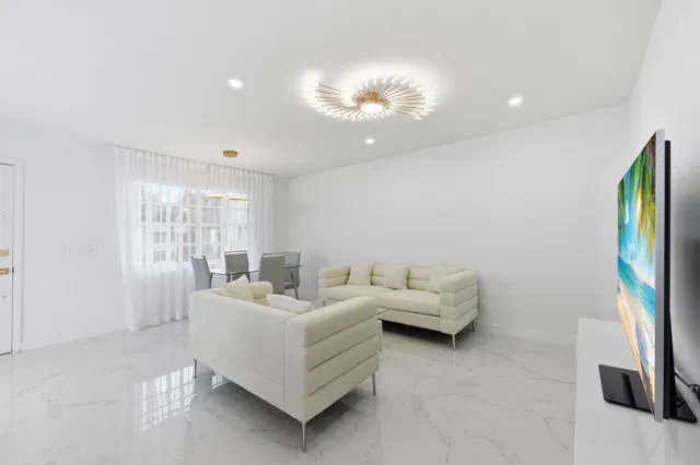 Residence photo 3