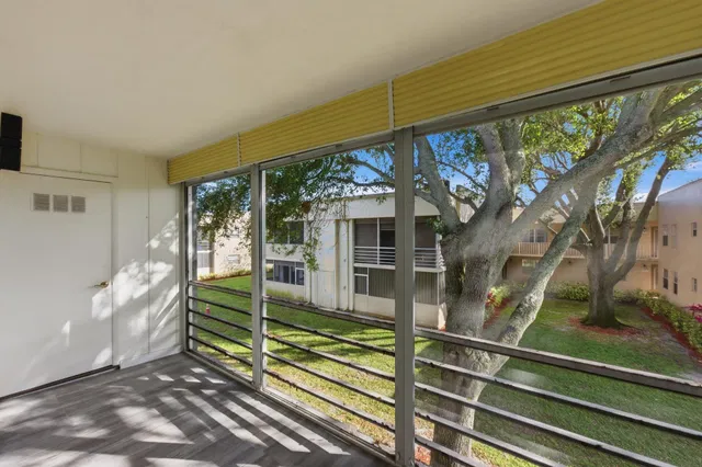 Residence photo 23