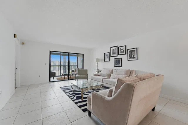  Unit 209 photo 6