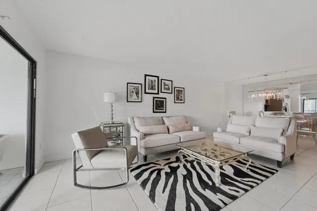  Unit 209 photo 7